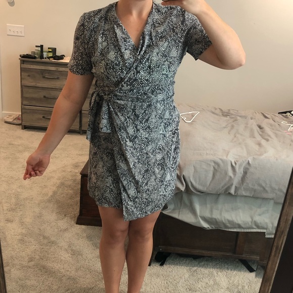 Dresses & Skirts - 100% silk wrap dress